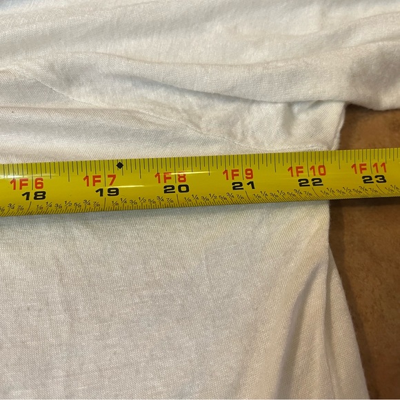 Elegant White Women's Top - Picture 14 of 16